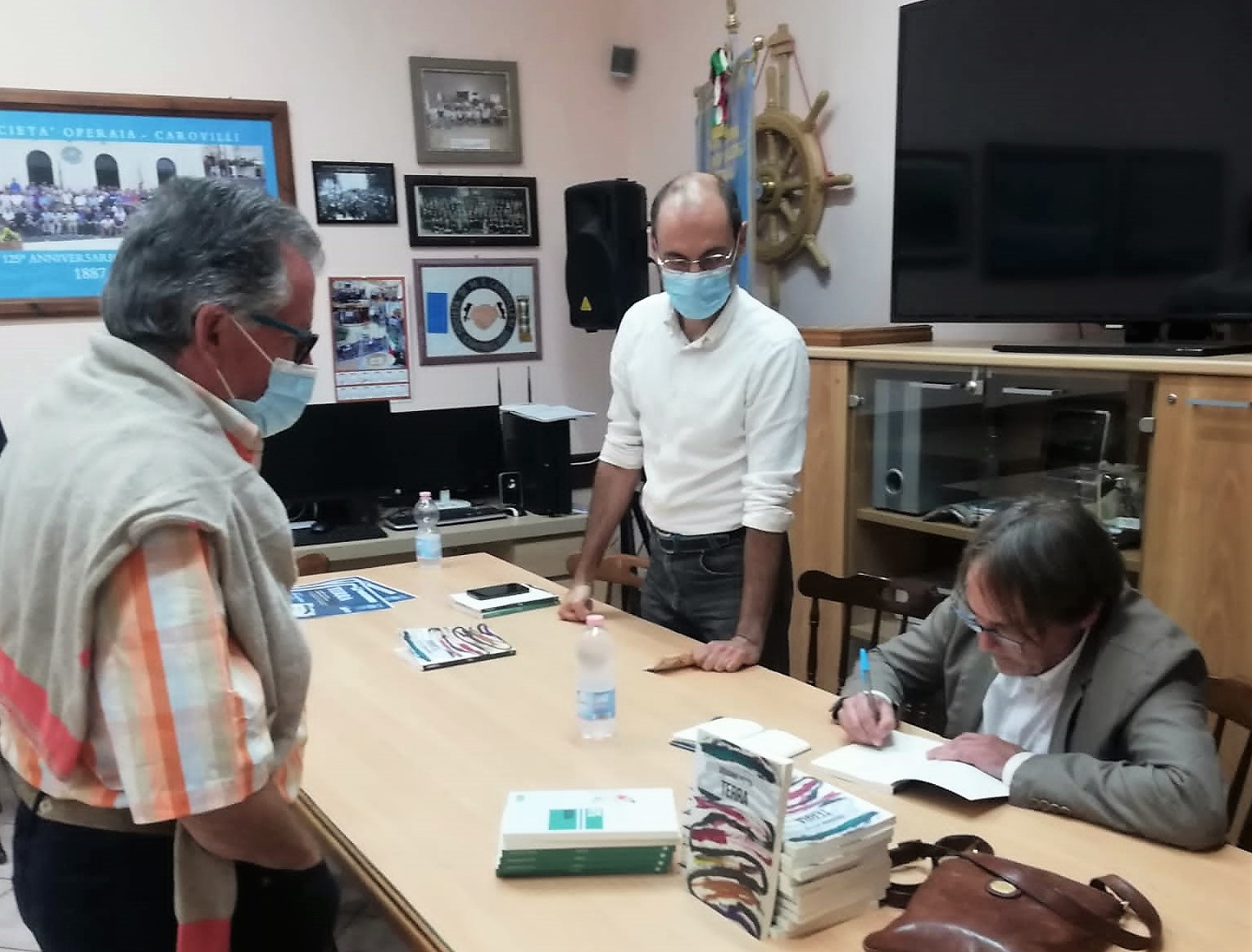 Giovanni Petta, Terra, Presentazione Carovilli