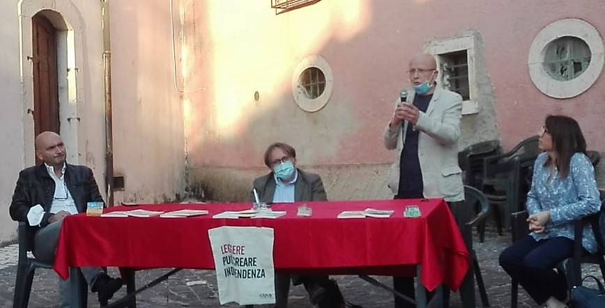 Giovanni Petta, Terra, Presentazione Macchiagodena