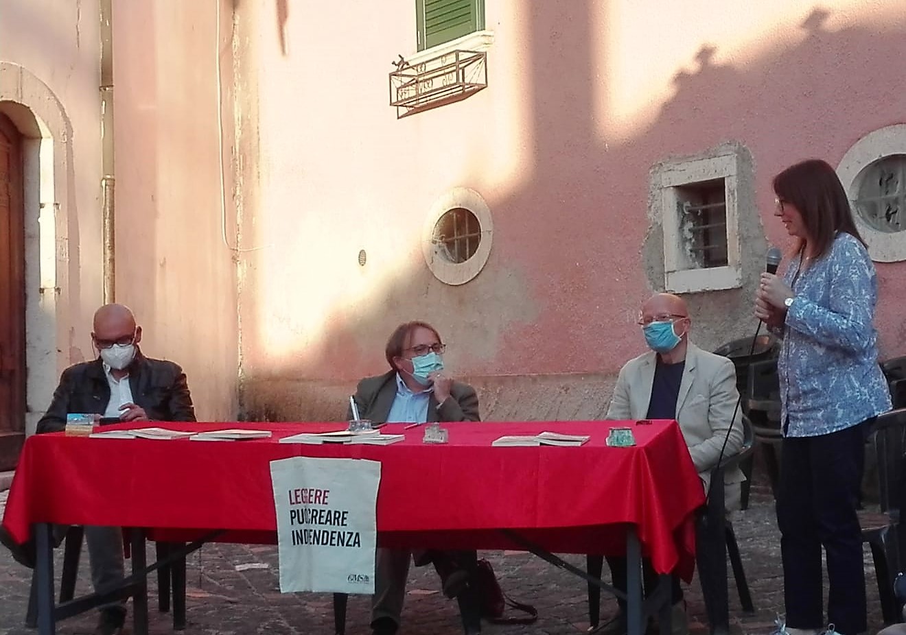 Giovanni Petta, Terra, Presentazione Macchiagodena