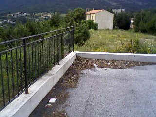 degrado_strada.jpg (22916 byte)