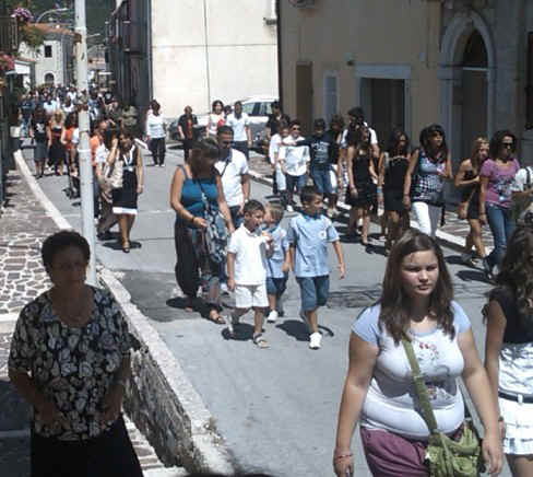 san_donato_100807_processione02.jpg (59296 byte)