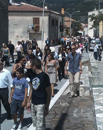san_donato_100807_processione04.jpg (67787 byte)