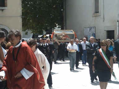 san_donato_100807_processione06.jpg (40458 byte)